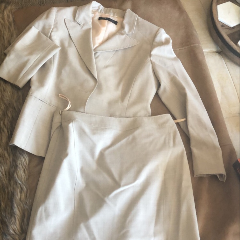 Ann Taylor Size 6 Business Suit used